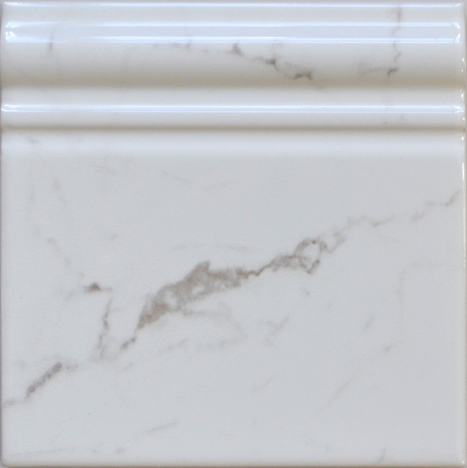 Skirting Carrara Gloss 15x15